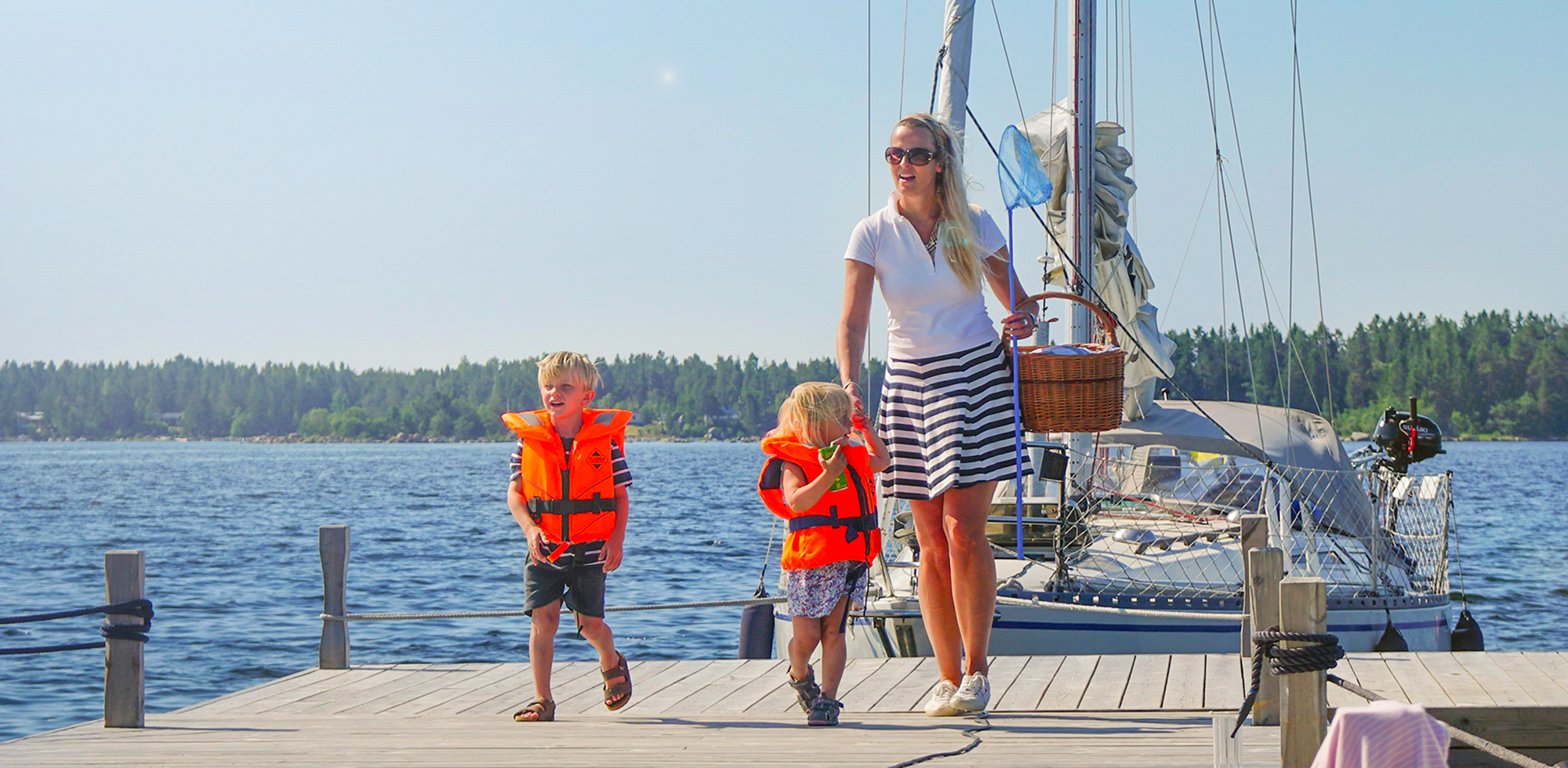 Angöra en brygga med familjen