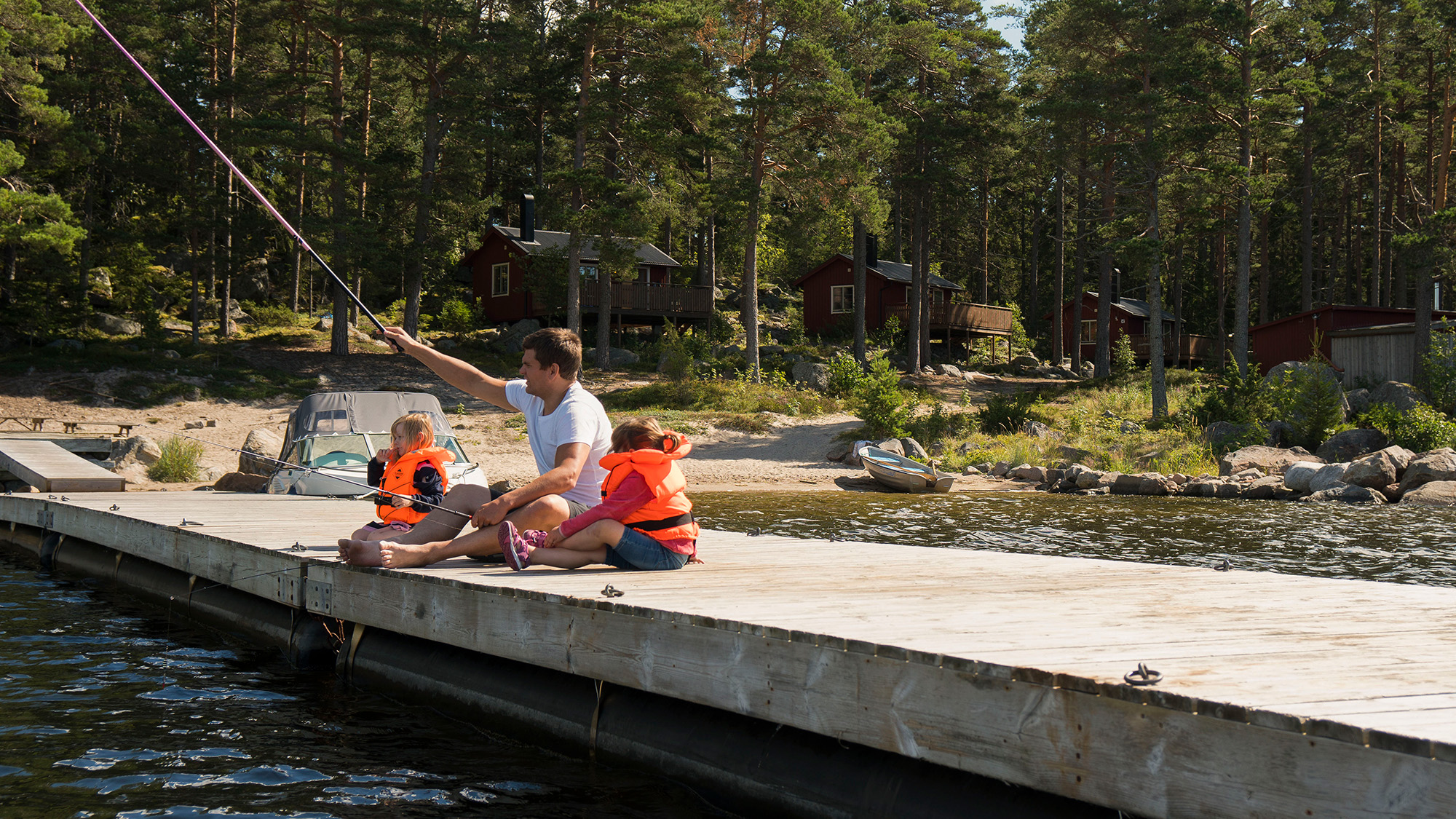 Kvällsfiske vid bryggan på Enskär