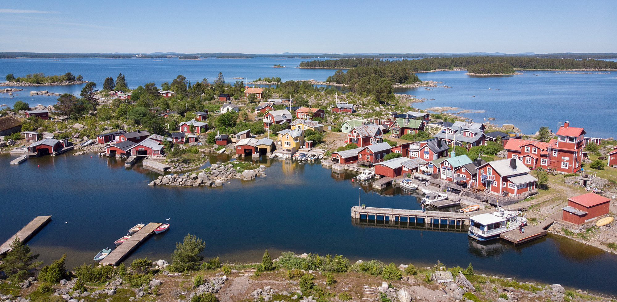 Den pittoreska ön Rönnskär - ön med mycket lotsarhistoria.