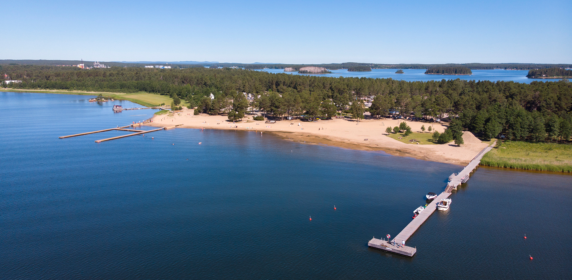 Stenö havsbad med bastu längst upp till vänster