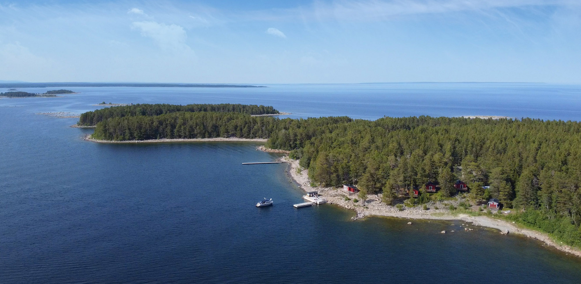 Drönarvy över ön Klacksörarna