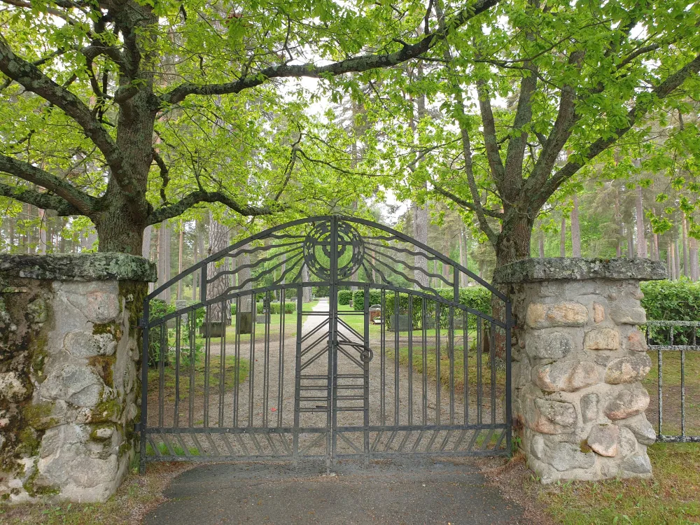 Kyrkogårdsvandring på Bergviks kyrkogård