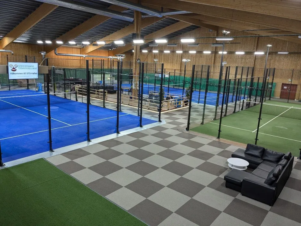 Padelbanor i Söderhamns Tennishall
