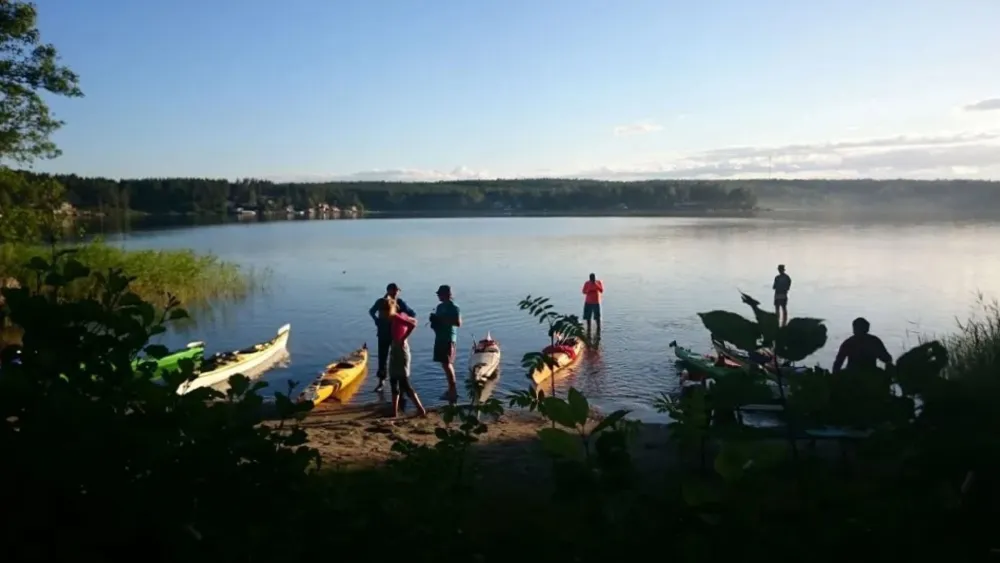 Gör strandhugg på öar i Söderhamns skärgård med Kajakshopen