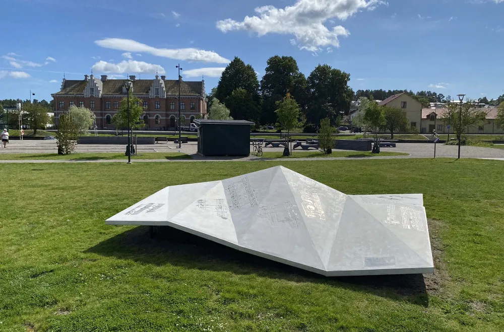 Konstverket Ta i ton i Gurkparken