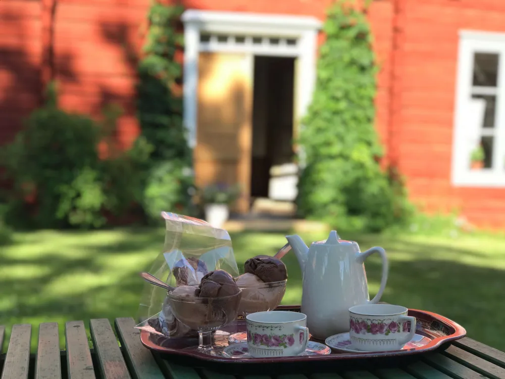 Trädgårdscafé på Världsarvet Hälsingegården Erik-Anders