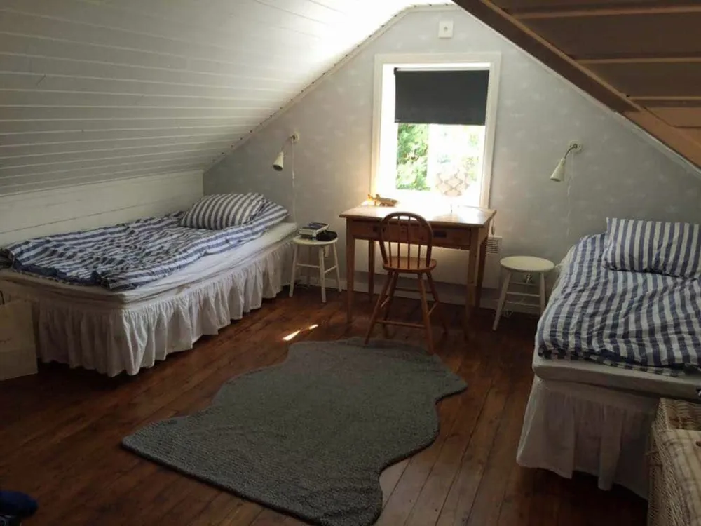Charmig stuga nära Stenö Camping 