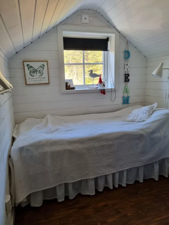 Charmig stuga nära Stenö Camping 