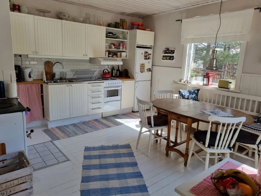 Charmig stuga nära Stenö Camping 
