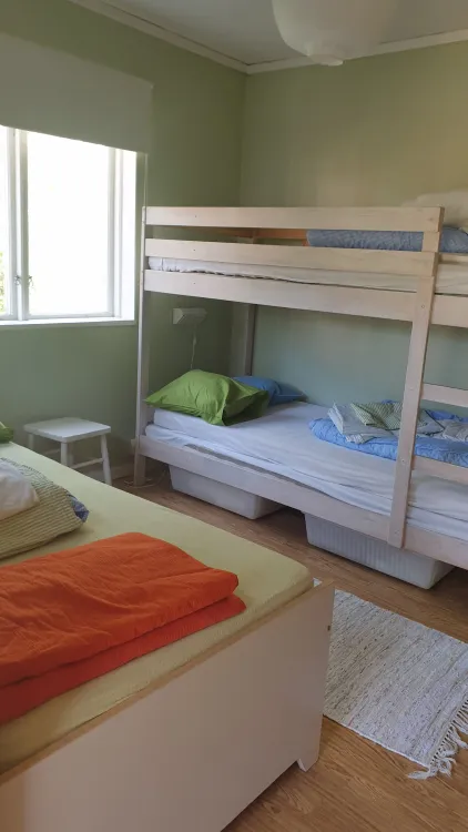 Charmig stuga nära Stenö Camping 