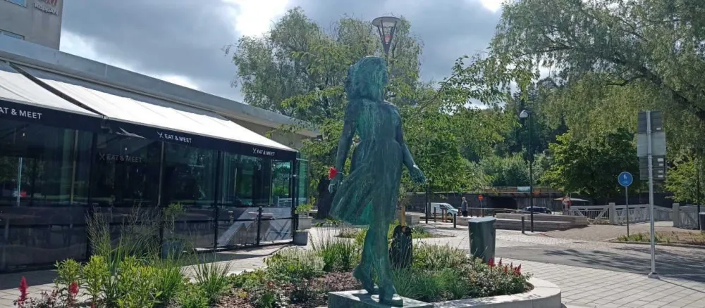 Maj - skulptur