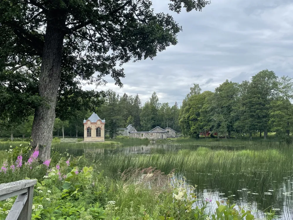 Axmar bruk - lugnet vid havet