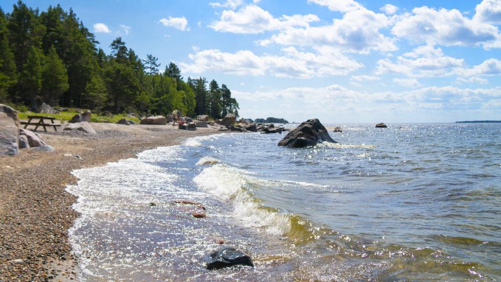 Stranden Toppatall på en ö i Söderhamns skärgård