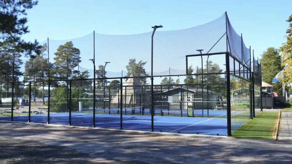 Spela padel