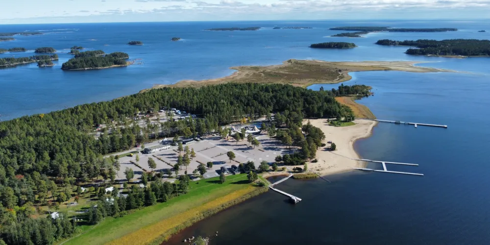 Vy över Stenö Havsbad & Camping