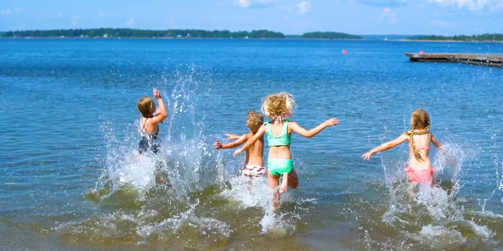 Island Enskär’s Family-Friendly Beach