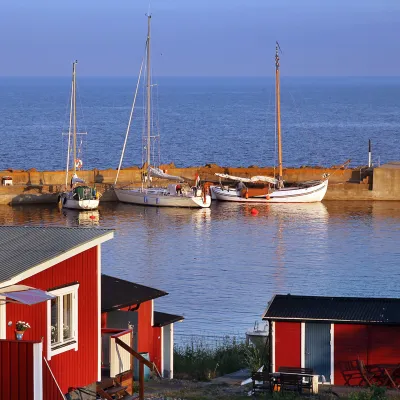 Fyrhamnen som är en gästhamn på Storjungfrun