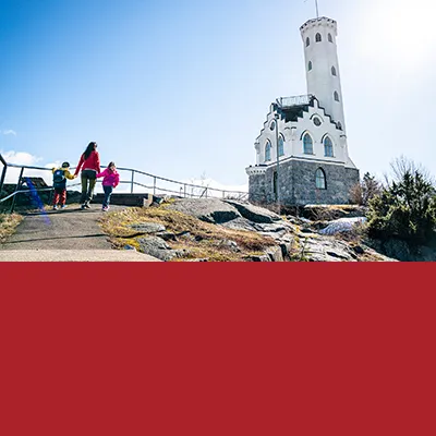 Teaser, bild för kultur. Höstpromenad till Oscarsborg och röd bakgrund