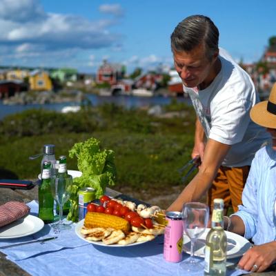Lunch utomhus på ön Rönnskär