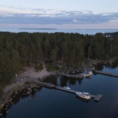 Stay in the youth hostel in Söderhamn´s archipelagoittoreska ön Rönnskär i Söderhamns skärgård