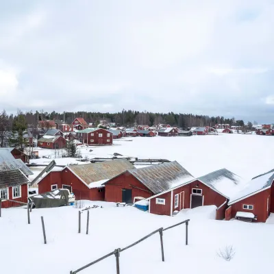 Skärså fiskeläge på vintern med snö